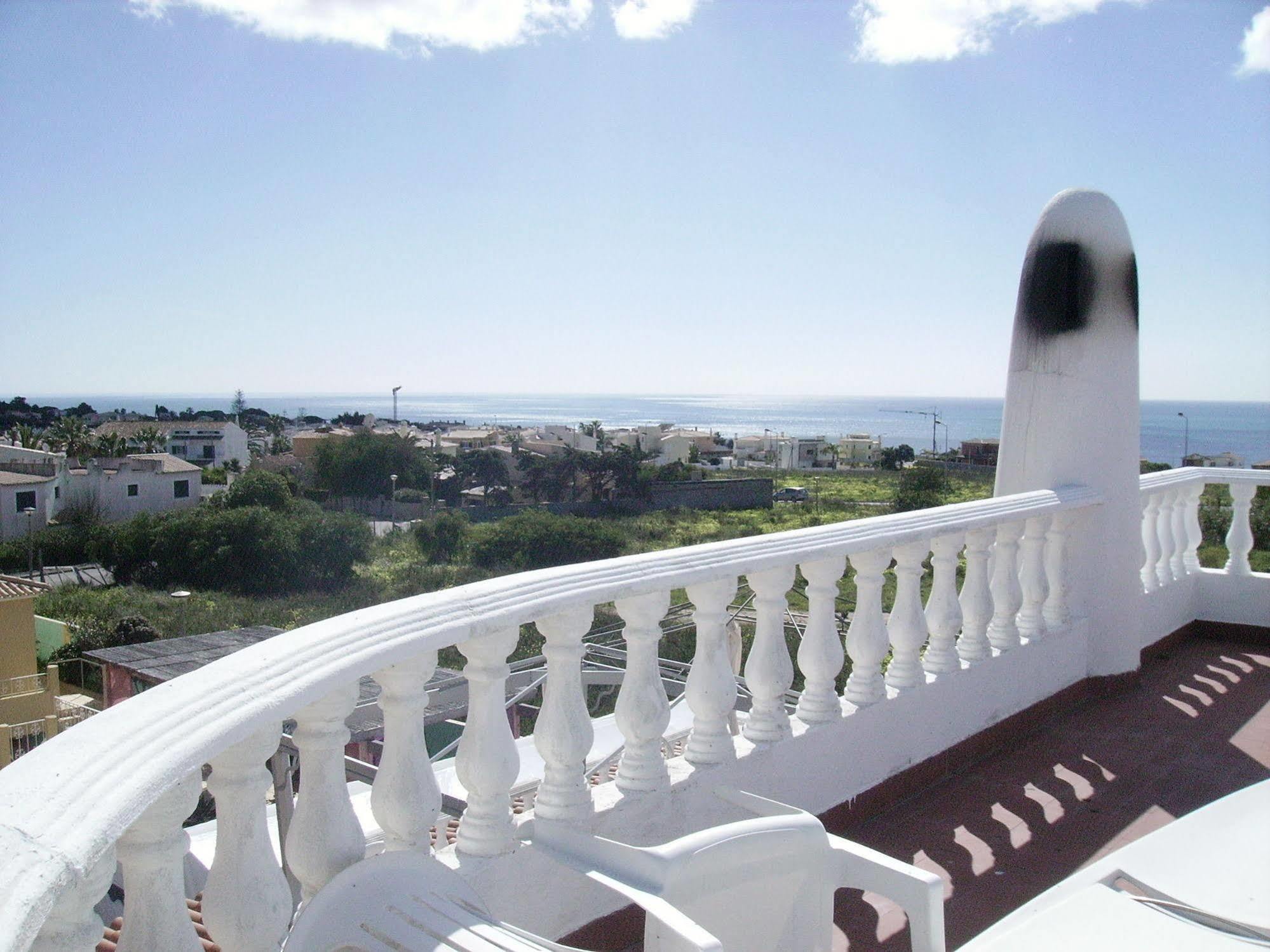 Ocean View Couette-café 2*